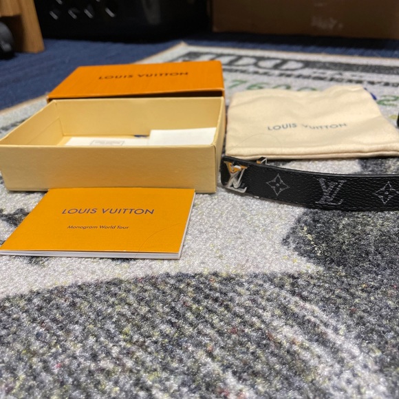 Louis Vuitton LV slim bracelet size 21 - Picture 5 of 6